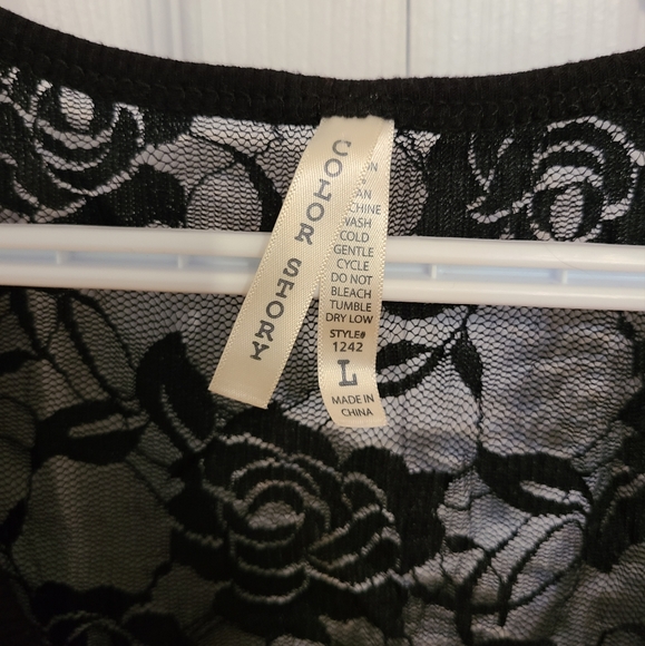 🌟Black Rose Pattern Sheer/Lace Shirt Size Large - Picture 2 of 4
